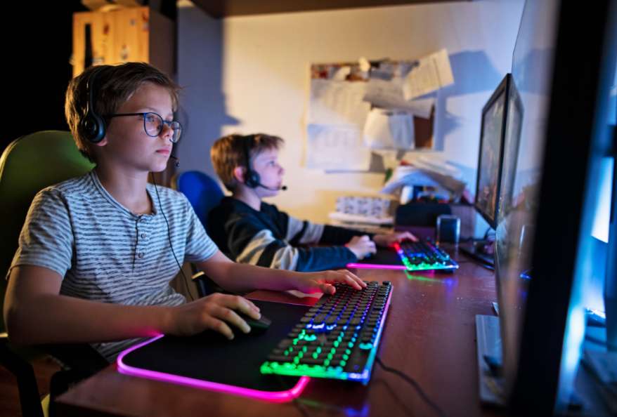kids playing games online